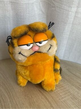 Vintage Garfield Plush Dakin 1981 Sitting Orange Cat Toy Classic